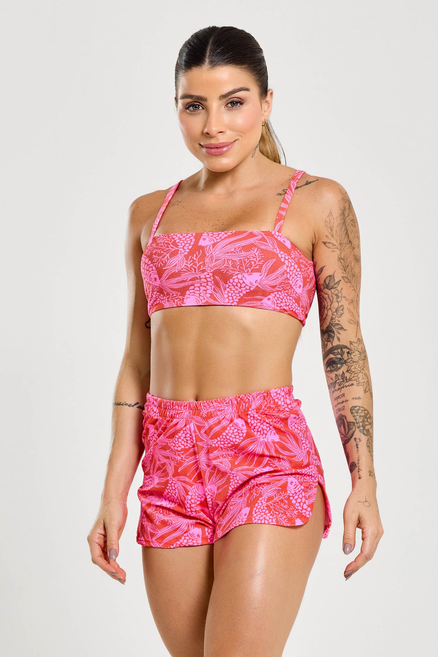 Short Beach Carpa Rosa lycra com proteção UV+