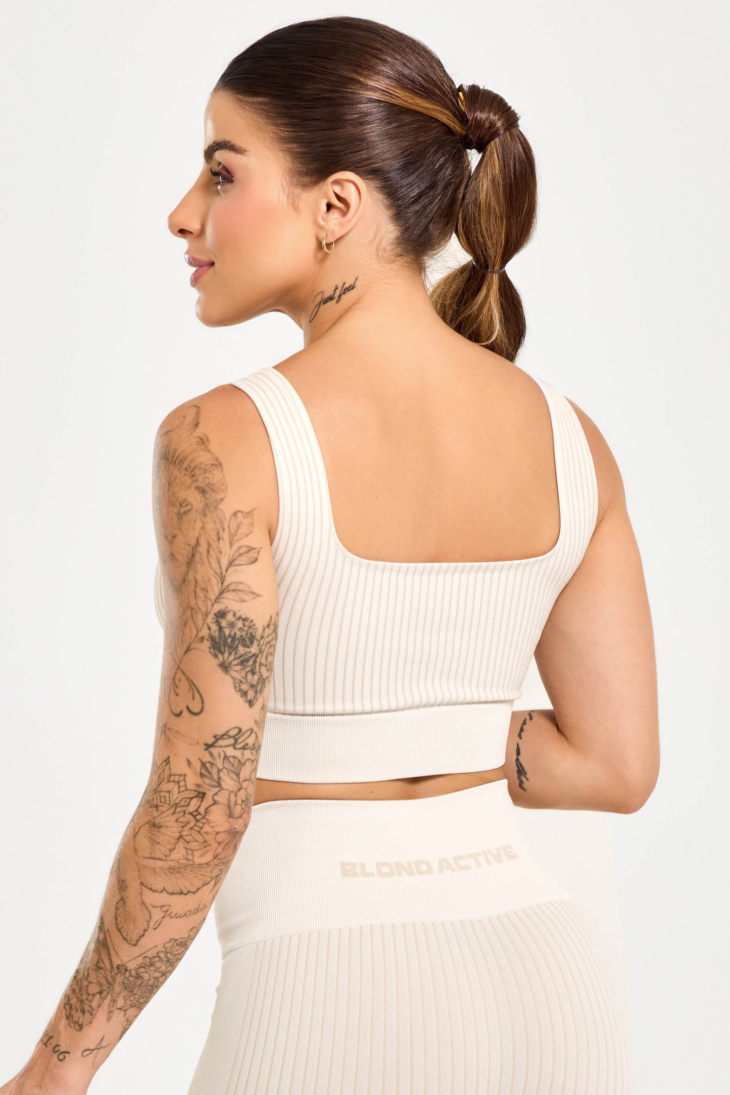 Conjunto Energy Seamless Tex Top Anatômico + Short (Off White)